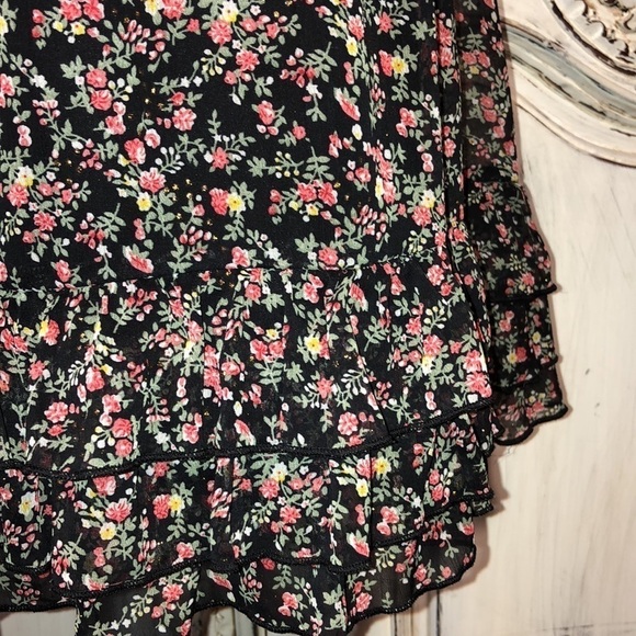 Twentyone Sheer Frayed Ruffle Feminine Dress Size Medium - Picture 4 of 9